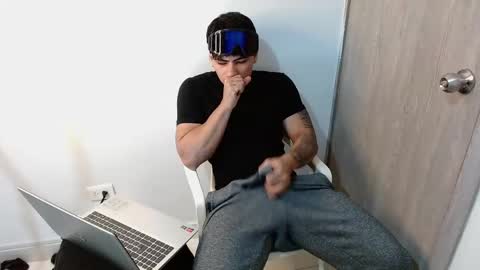 Snapshot of m1chaelx_ chatting on March 19, 3:54 am MICHAEL online show from March 19, 3:54 am