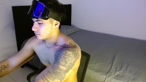 Snapshot of m1chaelx_ chatting on March 22, 1:03 pm MICHAEL online show from March 22, 1:03 pm