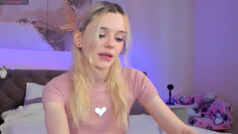 Snapshot of m1m1_angels chatting on April 8, 12:43 am Mimi GTM1 0200am-0945am Mon Tue Wed Thu Fri online show from April 8, 12:43 am