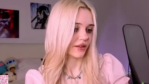 Snapshot of m1m1_angels chatting on July 13, 1:08 am Mimi GTM1 0200am-0945am Mon Tue Wed Thu Fri online show from July 13, 1:08 am