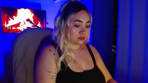 Snapshot of m33li chatting on April 18, 11:49 pm Meli online show from April 18, 11:49 pm