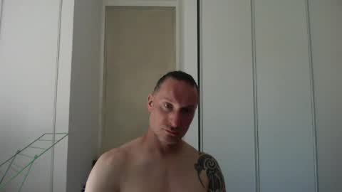 Snapshot of m4rduk81 chatting on July 12, 7:10 am m4rduk online show from July 12, 7:10 am