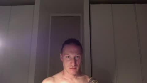 Snapshot of m4rduk81 chatting on August 3, 4:00 am m4rduk online show from August 3, 4:00 am