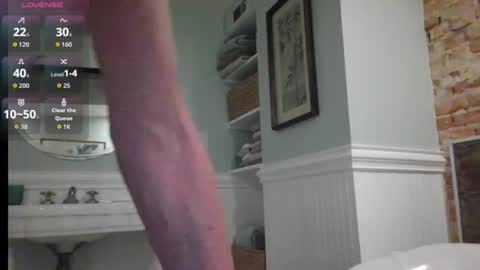 Snapshot of m54whrdn2 chatting on June 7, 2:27 am m54whrdn online show from June 7, 2:27 am