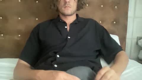 Snapshot of m9734 chatting on May 5, 4:48 pm m9734 online show from May 5, 4:48 pm