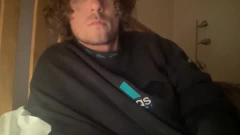 Snapshot of m9734 chatting on May 6, 9:53 pm m9734 online show from May 6, 9:53 pm