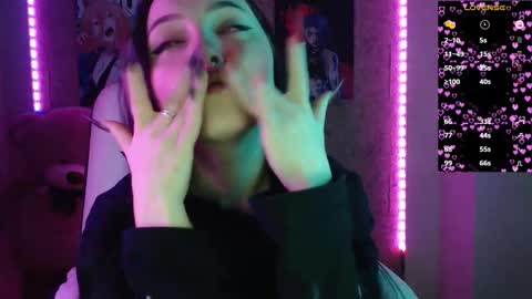 Melissa online show from March 3, 9:31 pm