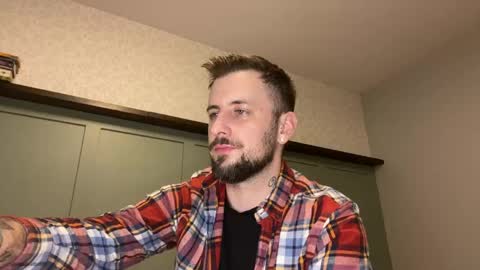 Snapshot of m_stephen chatting on March 4, 4:07 am m_stephen online show from March 4, 4:07 am