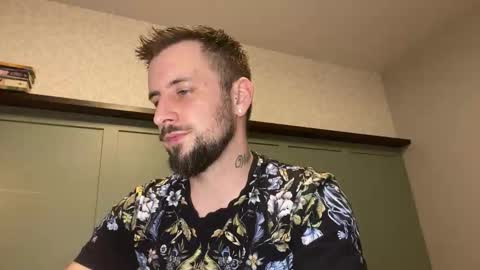 Snapshot of m_stephen chatting on March 13, 3:24 am m_stephen online show from March 13, 3:24 am