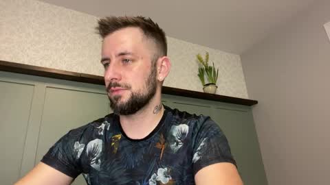 Snapshot of m_stephen chatting on March 29, 3:17 am m_stephen online show from March 29, 3:17 am