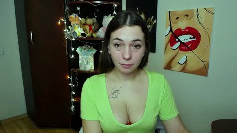 Snapshot of m_vikki chatting on January 26, 8:25 am Vikki online show from January 26, 8:25 am