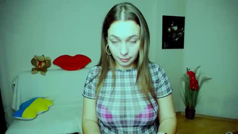 Snapshot of m_vikki chatting on November 30, 4:22 pm Vikki online show from November 30, 4:22 pm