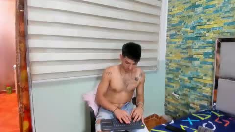 itgram pezlo josue online show from February 3, 6:49 pm