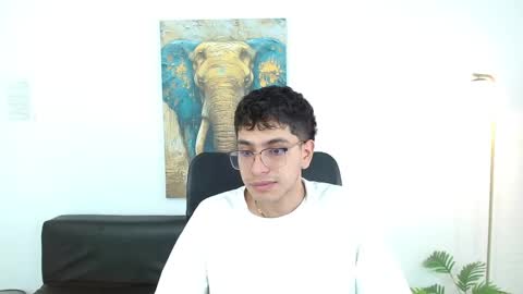 Snapshot of maax_18 chatting on March 12, 3:18 pm Max online show from March 12, 3:18 pm