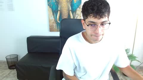 Snapshot of maax_18 chatting on March 16, 1:48 pm Max online show from March 16, 1:48 pm