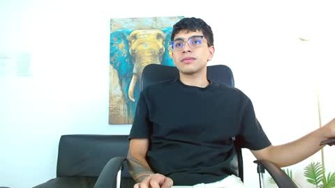 Snapshot of maax_18 chatting on March 19, 1:37 pm Max online show from March 19, 1:37 pm