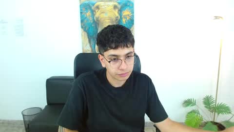 Snapshot of maax_18 chatting on March 24, 2:44 pm Max online show from March 24, 2:44 pm