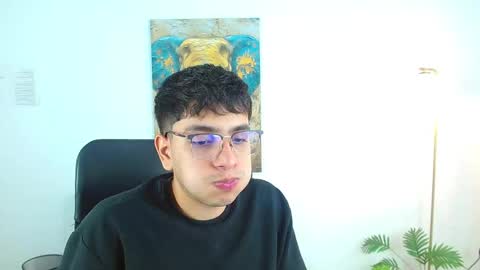 Snapshot of maax_18 chatting on March 25, 1:50 pm Max online show from March 25, 1:50 pm