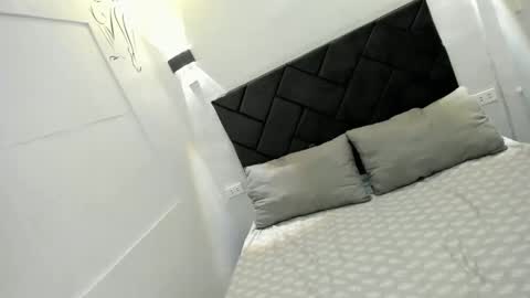 Snapshot of mabuhay_lyn chatting on November 11, 6:35 am mabuhay_lyn online show from November 11, 6:35 am