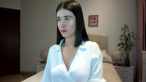Macarena online show from April 14, 2:39 am