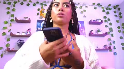Snapshot of macey_hairy chatting on December 10, 5:11 pm Macey Elliot Modelo Independiente online show from December 10, 5:11 pm