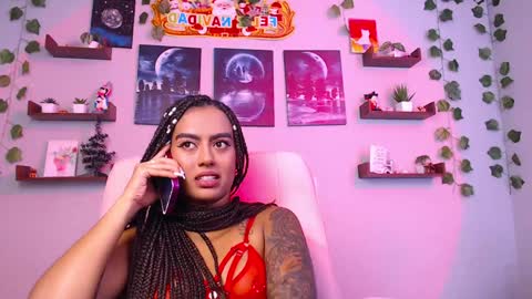 Snapshot of macey_hairy chatting on December 24, 7:00 pm Macey Elliot Modelo Independiente online show from December 24, 7:00 pm