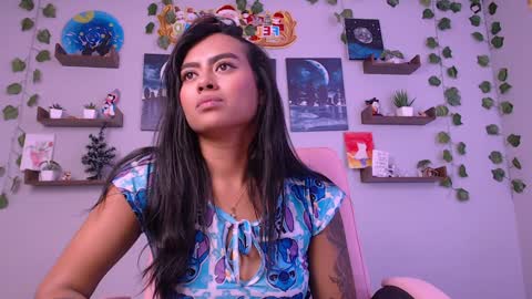 Snapshot of macey_hairy chatting on December 27, 6:53 pm Macey Elliot Modelo Independiente online show from December 27, 6:53 pm