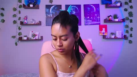 Snapshot of macey_hairy chatting on February 5, 2:16 pm Macey Elliot Modelo Independiente online show from February 5, 2:16 pm