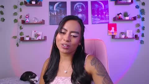 Snapshot of macey_hairy chatting on February 5, 5:53 pm Macey Elliot Modelo Independiente online show from February 5, 5:53 pm