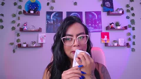 Snapshot of macey_hairy chatting on February 7, 4:24 pm Macey Elliot Modelo Independiente online show from February 7, 4:24 pm