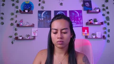 Snapshot of macey_hairy chatting on February 8, 4:04 pm Macey Elliot Modelo Independiente online show from February 8, 4:04 pm