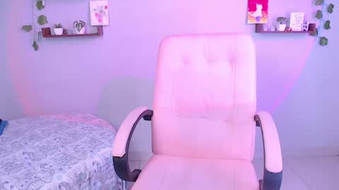 Snapshot of macey_hairy chatting on February 8, 7:05 pm Macey Elliot Modelo Independiente online show from February 8, 7:05 pm