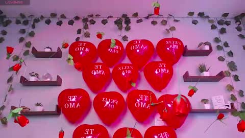 Snapshot of macey_hairy chatting on February 14, 6:40 pm Macey Elliot Modelo Independiente online show from February 14, 6:40 pm