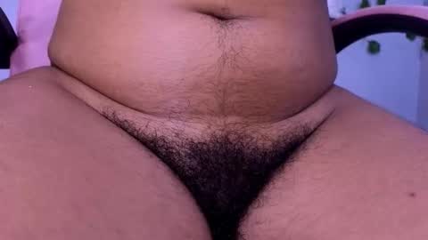 Snapshot of macey_hairy chatting on September 11, 7:25 pm Macey Elliot Modelo Independiente online show from September 11, 7:25 pm