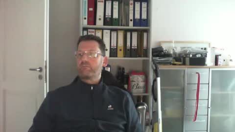 macfly67 online show from December 2, 10:07 am