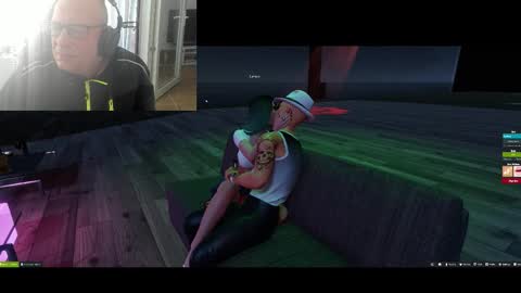 Snapshot of machinegun3dx chatting on October 24, 7:49 am Andy online show from October 24, 7:49 am