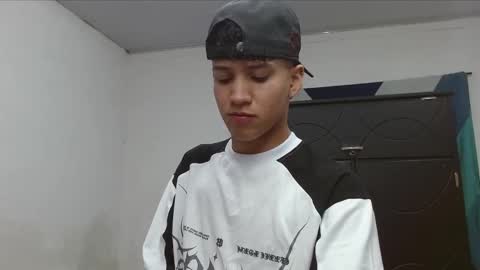 Snapshot of macho_dom chatting on October 24, 11:23 pm MACHO DOMINANTE online show from October 24, 11:23 pm