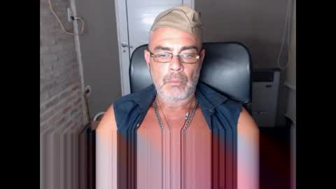 Snapshot of machobuscador chatting on January 20, 4:32 am MACHO BUSCADOR online show from January 20, 4:32 am