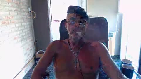 Snapshot of machobuscador chatting on February 7, 2:04 pm MACHO BUSCADOR online show from February 7, 2:04 pm