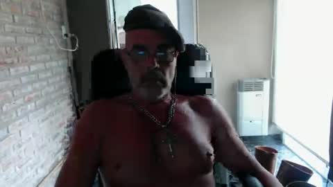 Snapshot of machobuscador chatting on February 17, 12:16 pm MACHO BUSCADOR online show from February 17, 12:16 pm