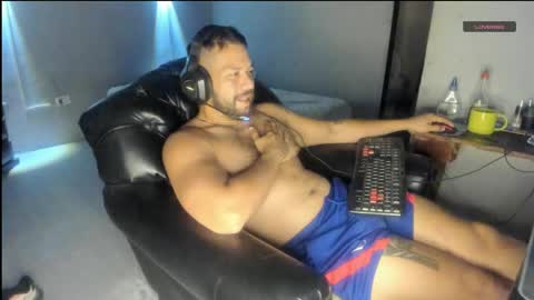 Snapshot of machohandsome chatting on April 25, 10:18 am Javier papichulo master how do you want online show from April 25, 10:18 am