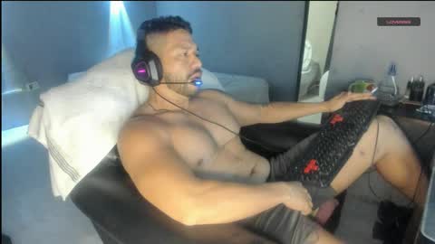 Snapshot of machohandsome chatting on April 27, 11:19 am Javier papichulo master how do you want online show from April 27, 11:19 am