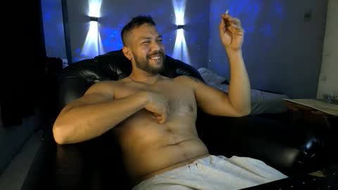 Snapshot of machohandsome chatting on May 9, 9:25 am Javier papichulo master how do you want online show from May 9, 9:25 am