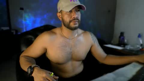Snapshot of machohandsome chatting on May 12, 7:38 am Javier papichulo master how do you want online show from May 12, 7:38 am