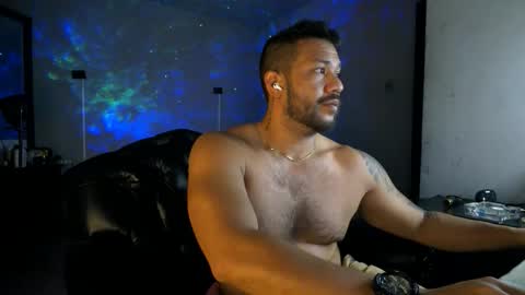 Snapshot of machohandsome chatting on May 28, 9:28 am Javier papichulo master how do you want online show from May 28, 9:28 am