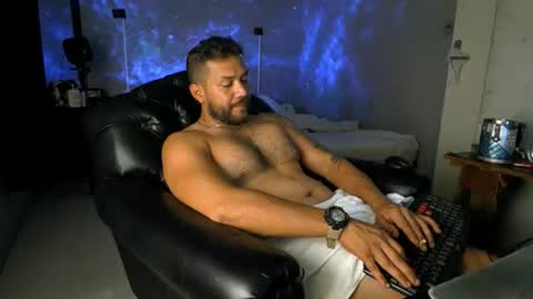 Snapshot of machohandsome chatting on June 15, 10:17 am Javier papichulo master how do you want online show from June 15, 10:17 am