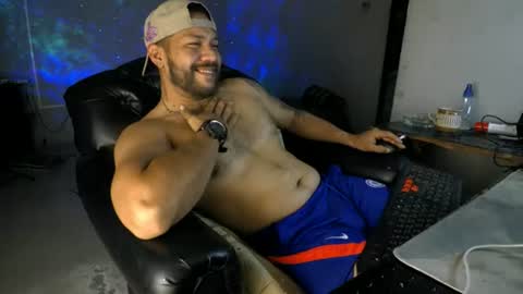Snapshot of machohandsome chatting on July 18, 10:52 am Javier papichulo master how do you want online show from July 18, 10:52 am