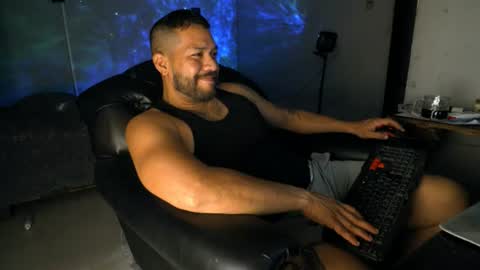 Snapshot of machohandsome chatting on August 3, 9:04 am Javier papichulo master how do you want online show from August 3, 9:04 am