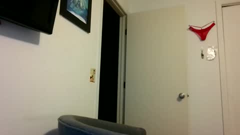 mackdocc001 online show from October 12, 6:07 pm