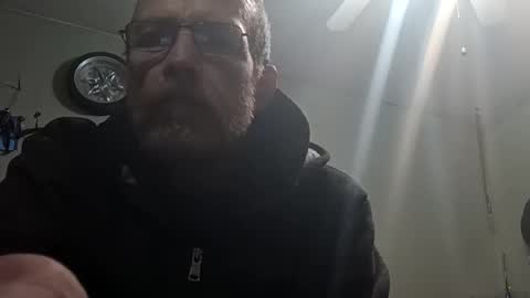 Snapshot of mackdog1369 chatting on February 22, 1:51 am mackdog1369 online show from February 22, 1:51 am